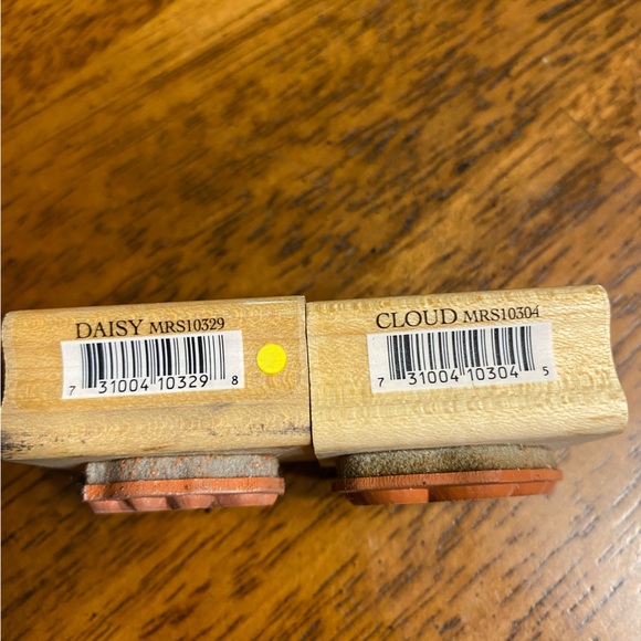 Creative beginnings wooden stamp. Cloud and Daisy. - Picture 2 of 5